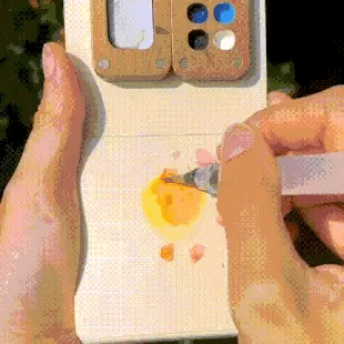 Pintando con el kit portátil de acuarelas