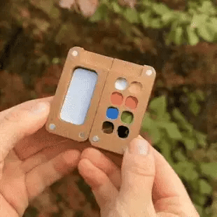 Kit de acuarelas guardado para llevar